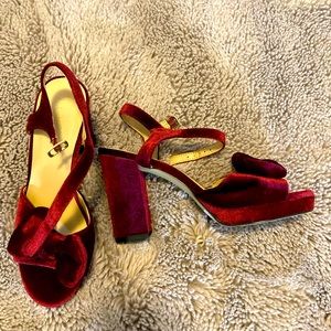 NWB Loft Party Bow Heels